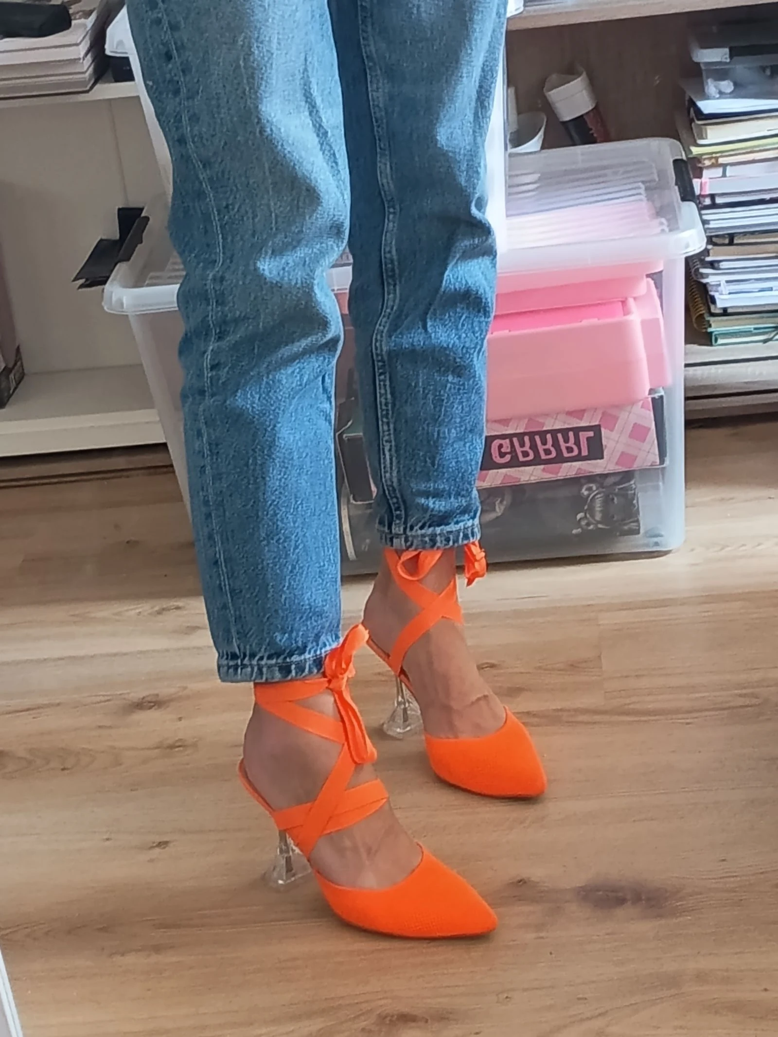 Zapatos de tacón naranja fluorescente – photo 5